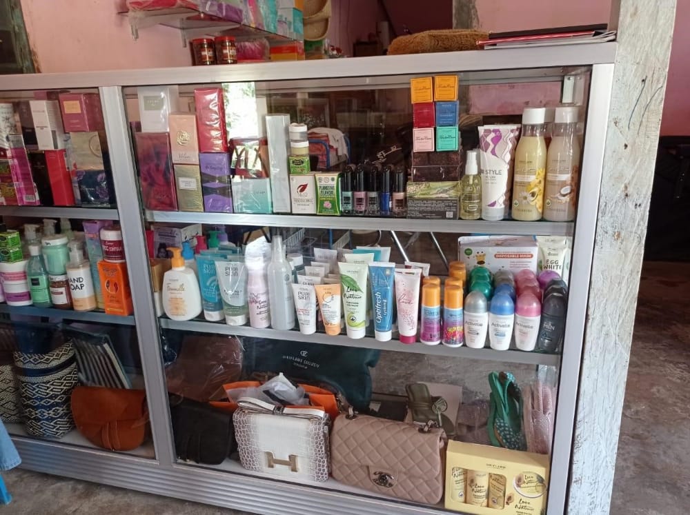 Pendampingan UMKM Berbasis Modul ILO SCORE dengan Penerapan 5S Pada Tata Letak dan Kebersihan “Salon Casey” di  Kabupaten Bengkayang-Kalimantan Barat